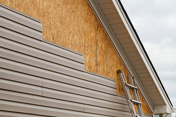 24/7 Emergency Siding Repair experts in Deerfield, IL